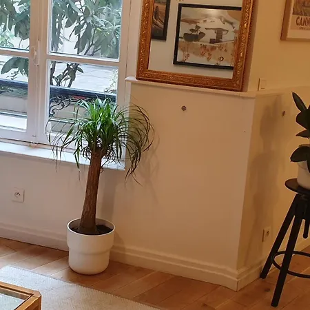 Apartman Gare Montparnasse, Center Paris, Close To Eiffel Tour Olympic Game Ticket , Front Metro